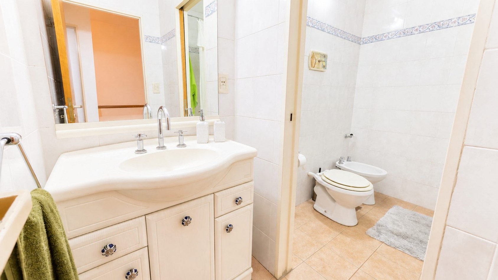TRIPLEX 4 AMBIENTES CON JARDIN, QUINCHO Y COCHERA | APTO CREDITO | LOMAS DE ZAMORA
