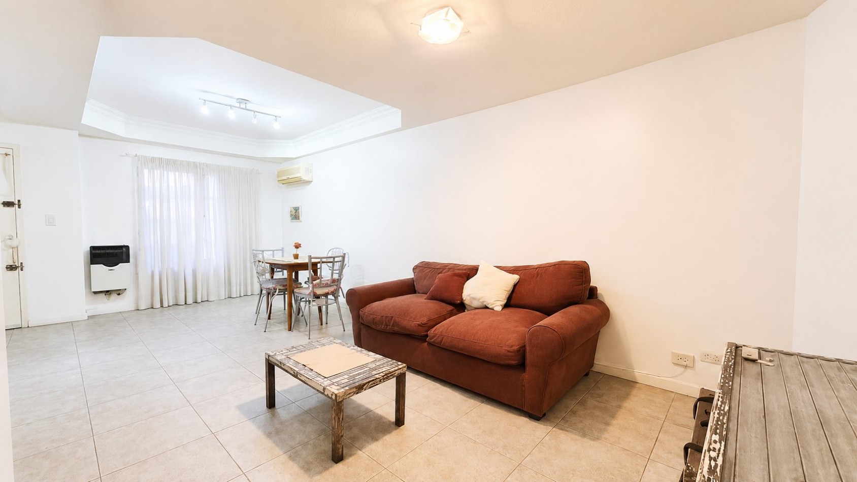TRIPLEX 4 AMBIENTES CON JARDIN, QUINCHO Y COCHERA | APTO CREDITO | LOMAS DE ZAMORA
