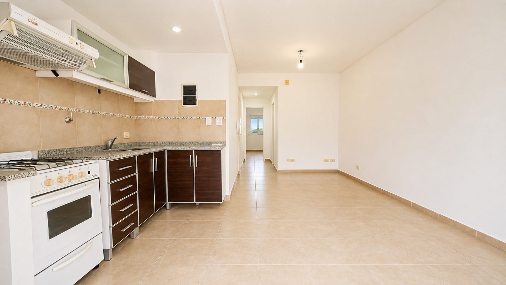 Departamento 2 ambientes con patio, cochera y baulera - Lomas de Zamora