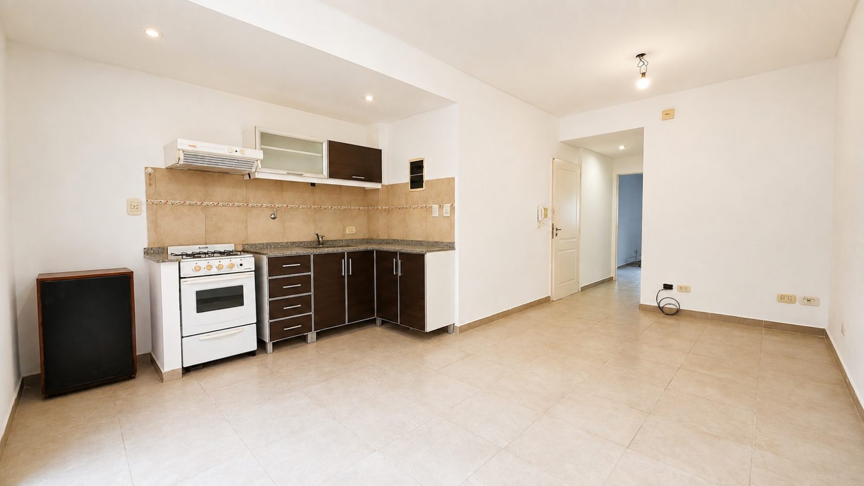Departamento 2 ambientes con patio, cochera y baulera - Lomas de Zamora