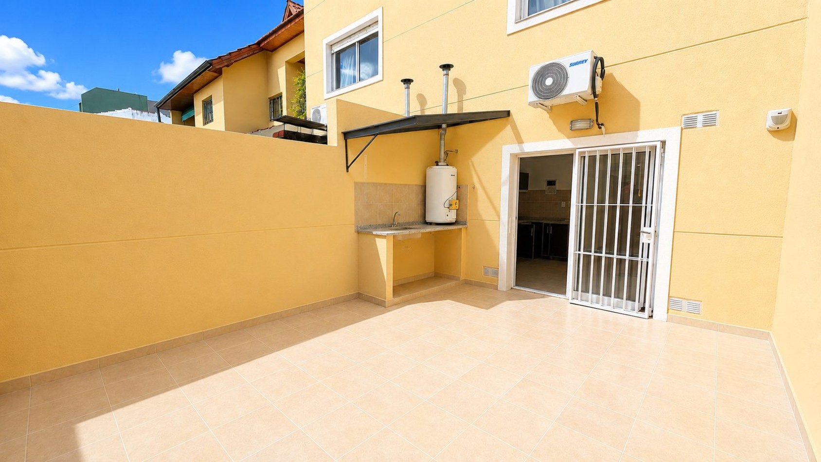 Departamento 2 ambientes con patio, cochera y baulera - Lomas de Zamora