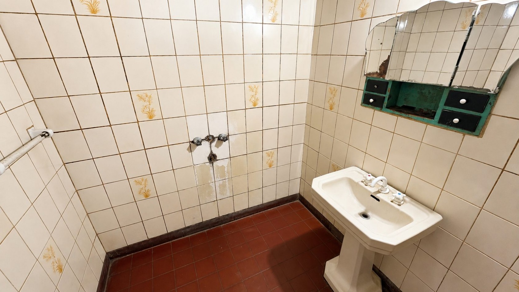Casa a restaurar sobre doble lote - 437,50 m² - Luis Guillon