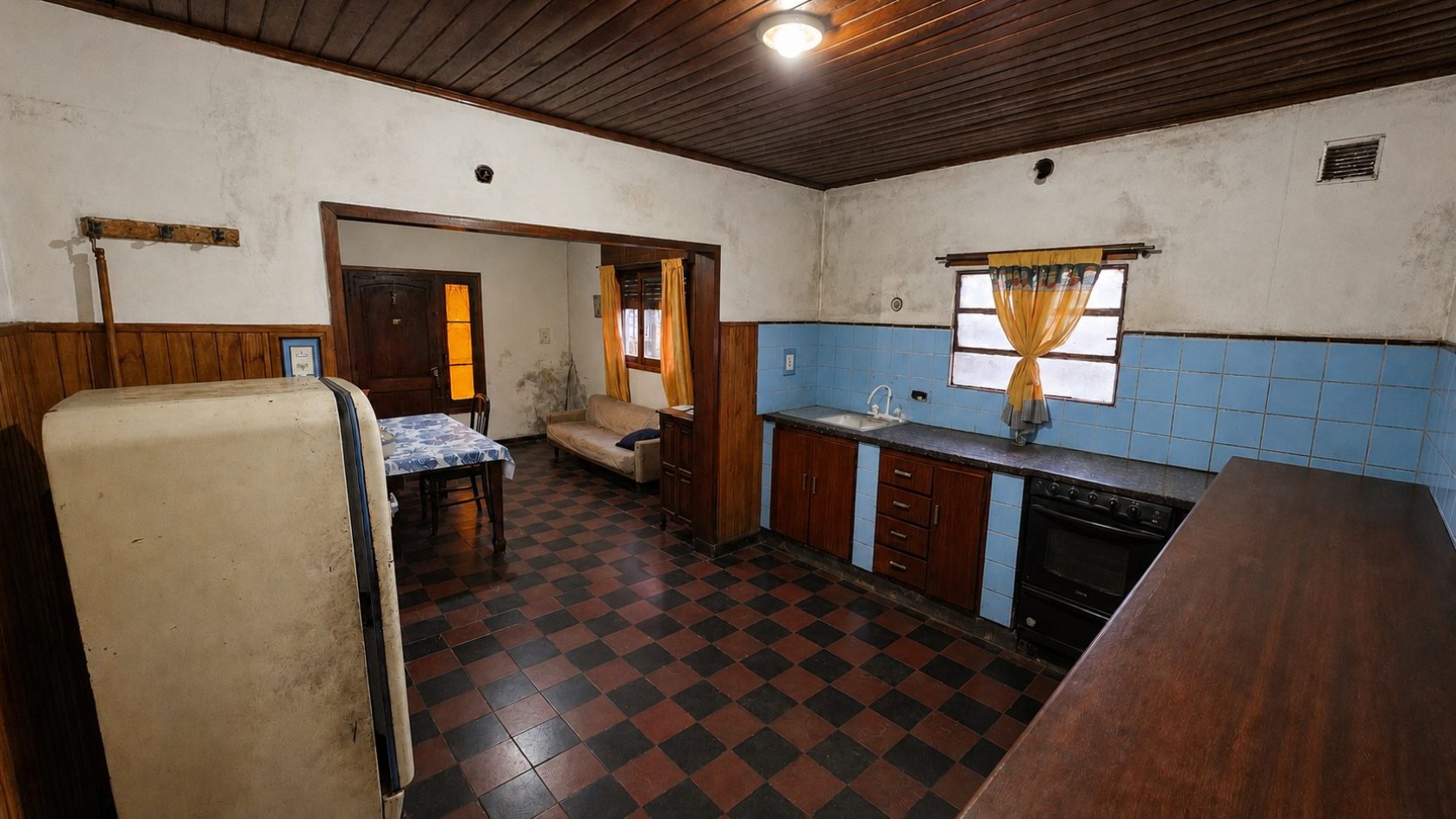 Casa a restaurar sobre doble lote - 437,50 m² - Luis Guillon