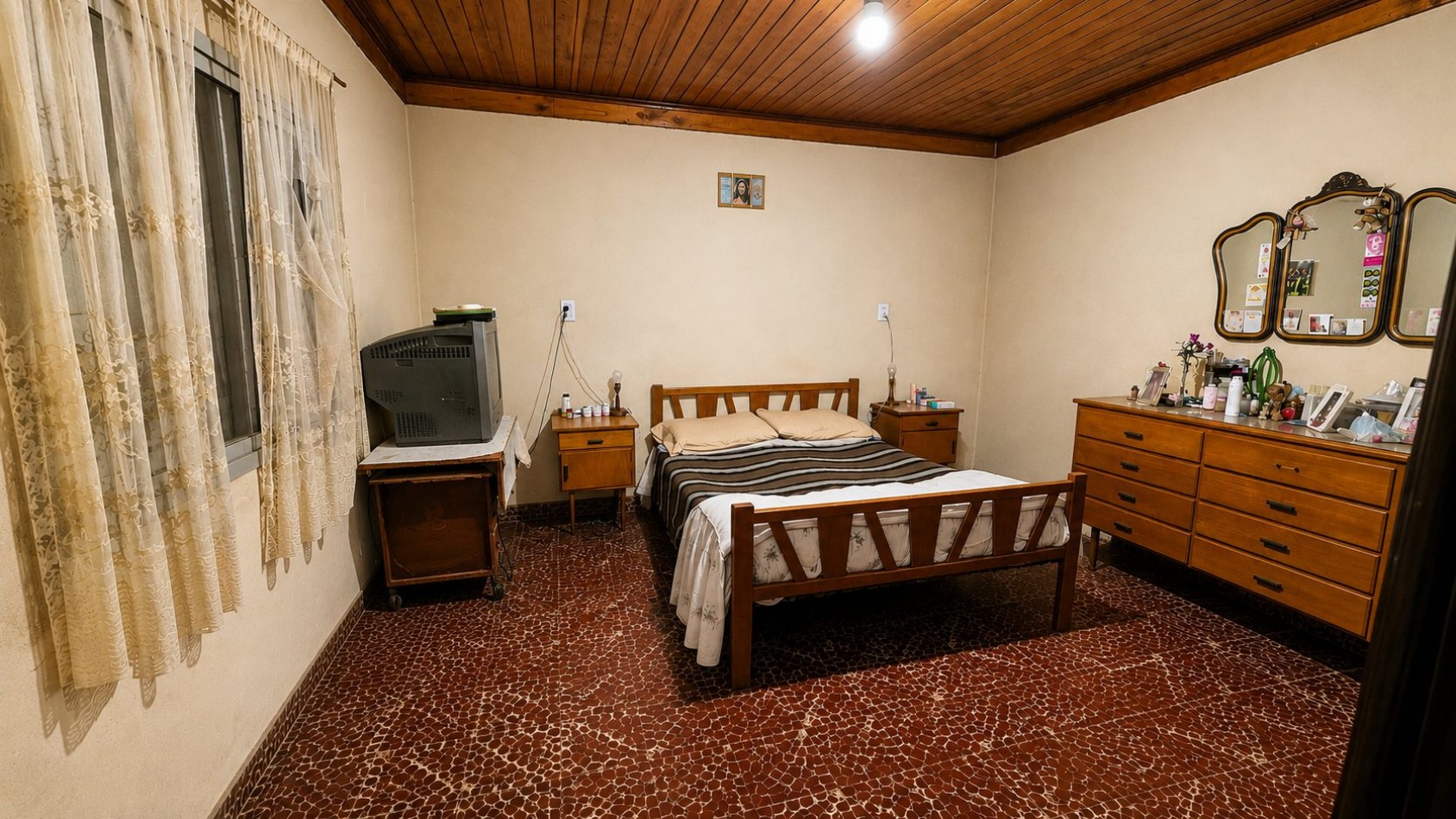 Casa a restaurar sobre doble lote - 437,50 m² - Luis Guillon