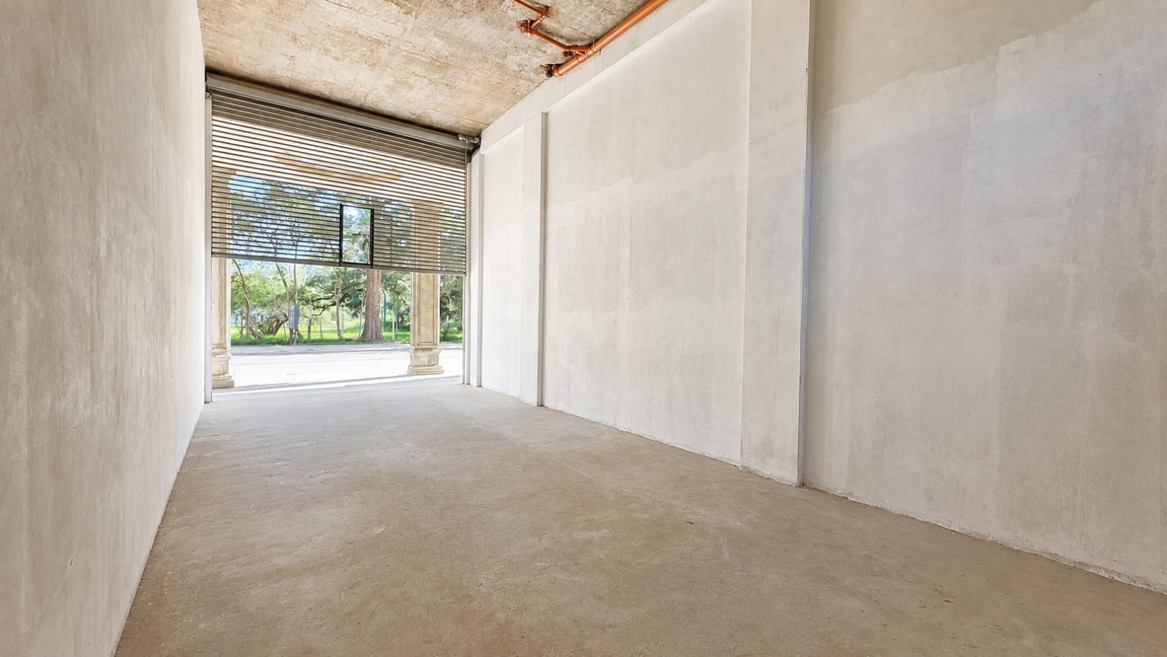 LOCAL A ESTRENAR - DE 130m2 A METROS DE LAS TOSCAS