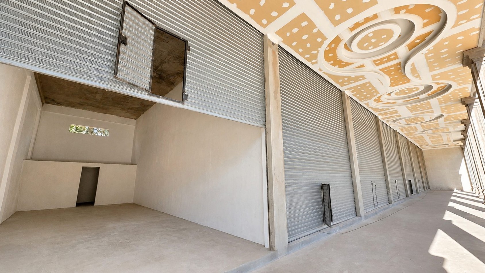 LOCAL A ESTRENAR - DE 130m2 A METROS DE LAS TOSCAS