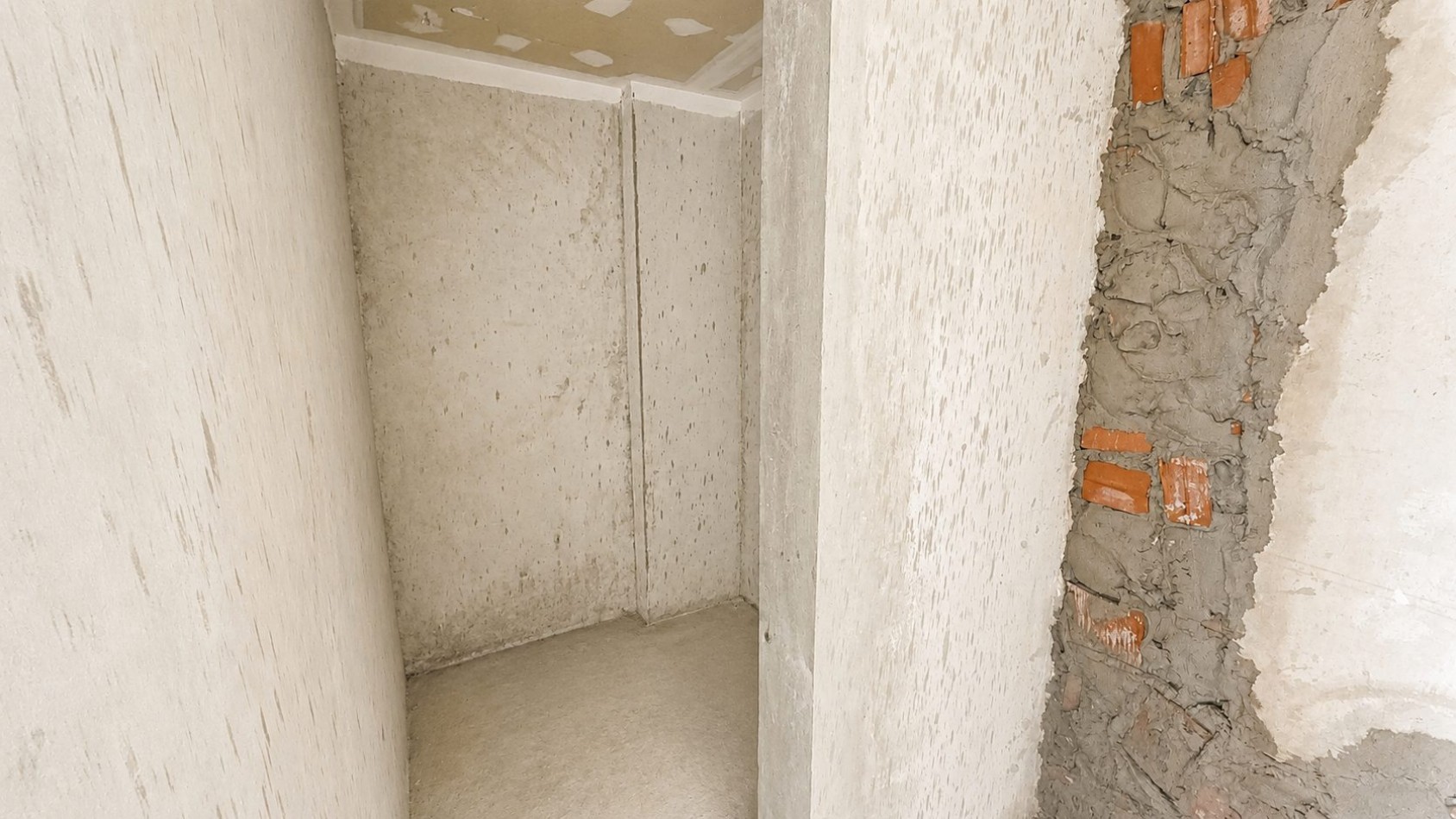 LOCAL A ESTRENAR - DE 130m2 A METROS DE LAS TOSCAS
