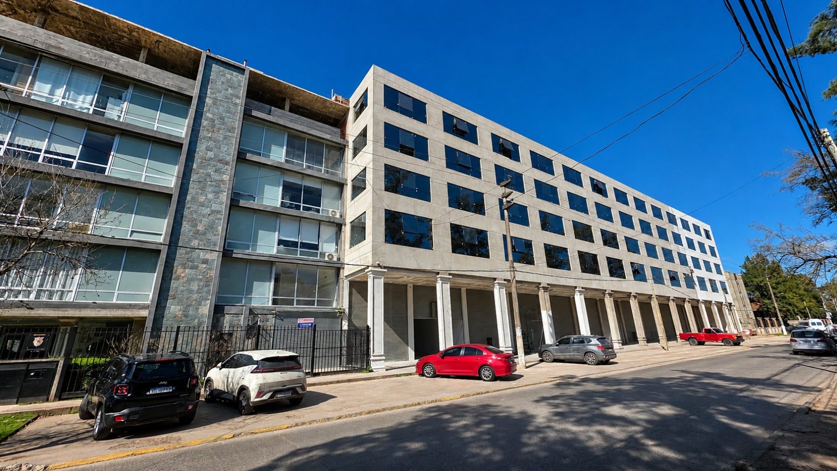 LOCAL A ESTRENAR - DE 130m2 A METROS DE LAS TOSCAS