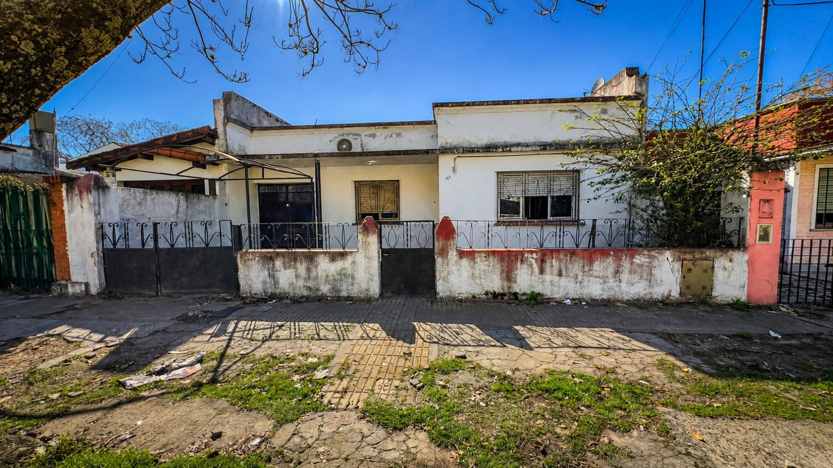 Casa a Refaccionar con Parque | Lote 300 m² | Lomas de Zamora