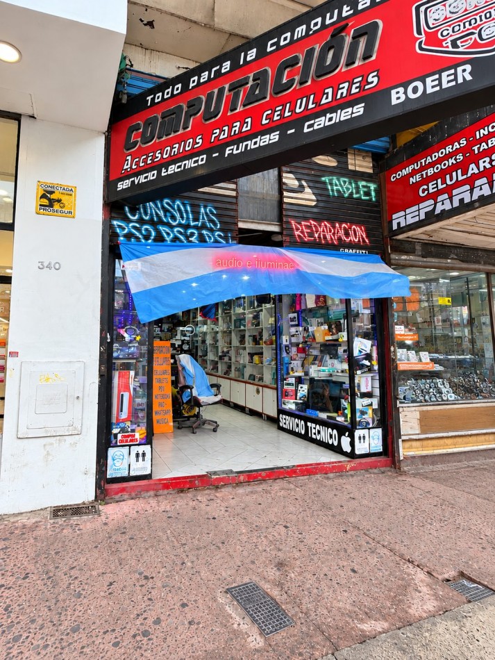 LOCAL COMERCIAL CON ENTREPISO - 64 M² - A 30 M DE AV. H. YRIGOYEN