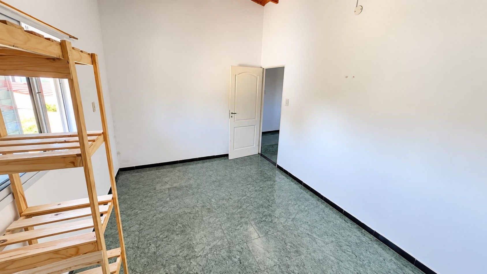 DEPARTAMENTO 2 AMBIENTES EN ALQUILER - LOMAS DE ZAMORA