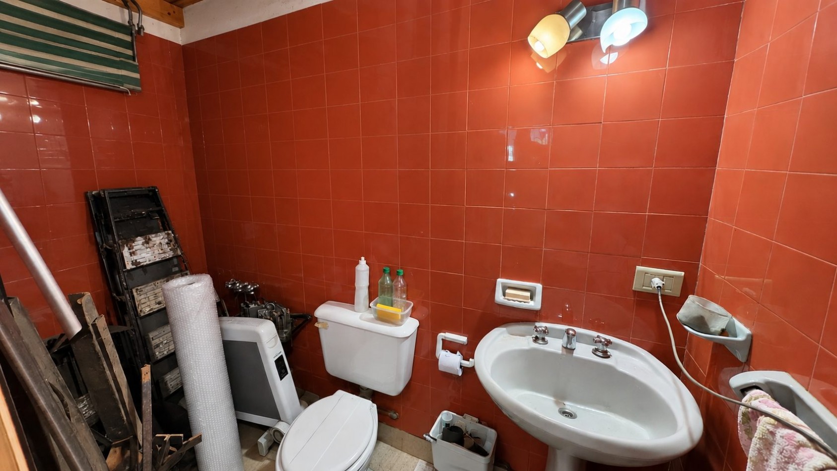 CASA + DEPARTAMENTO EN PLANTA ALTA | AMPLIO PARQUE, QUINCHO/TALLER Y ACCESOS INDEPENDIENTES