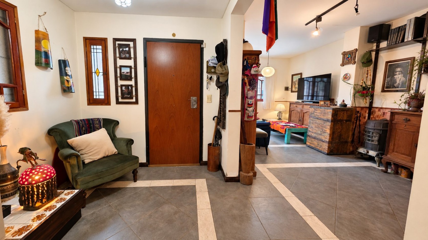 CASA + DEPARTAMENTO EN PLANTA ALTA | AMPLIO PARQUE, QUINCHO/TALLER Y ACCESOS INDEPENDIENTES