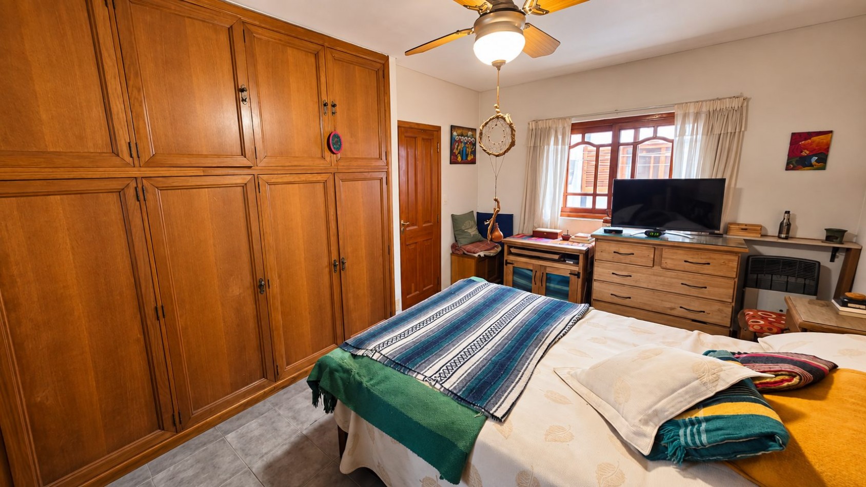 CASA + DEPARTAMENTO EN PLANTA ALTA | AMPLIO PARQUE, QUINCHO/TALLER Y ACCESOS INDEPENDIENTES