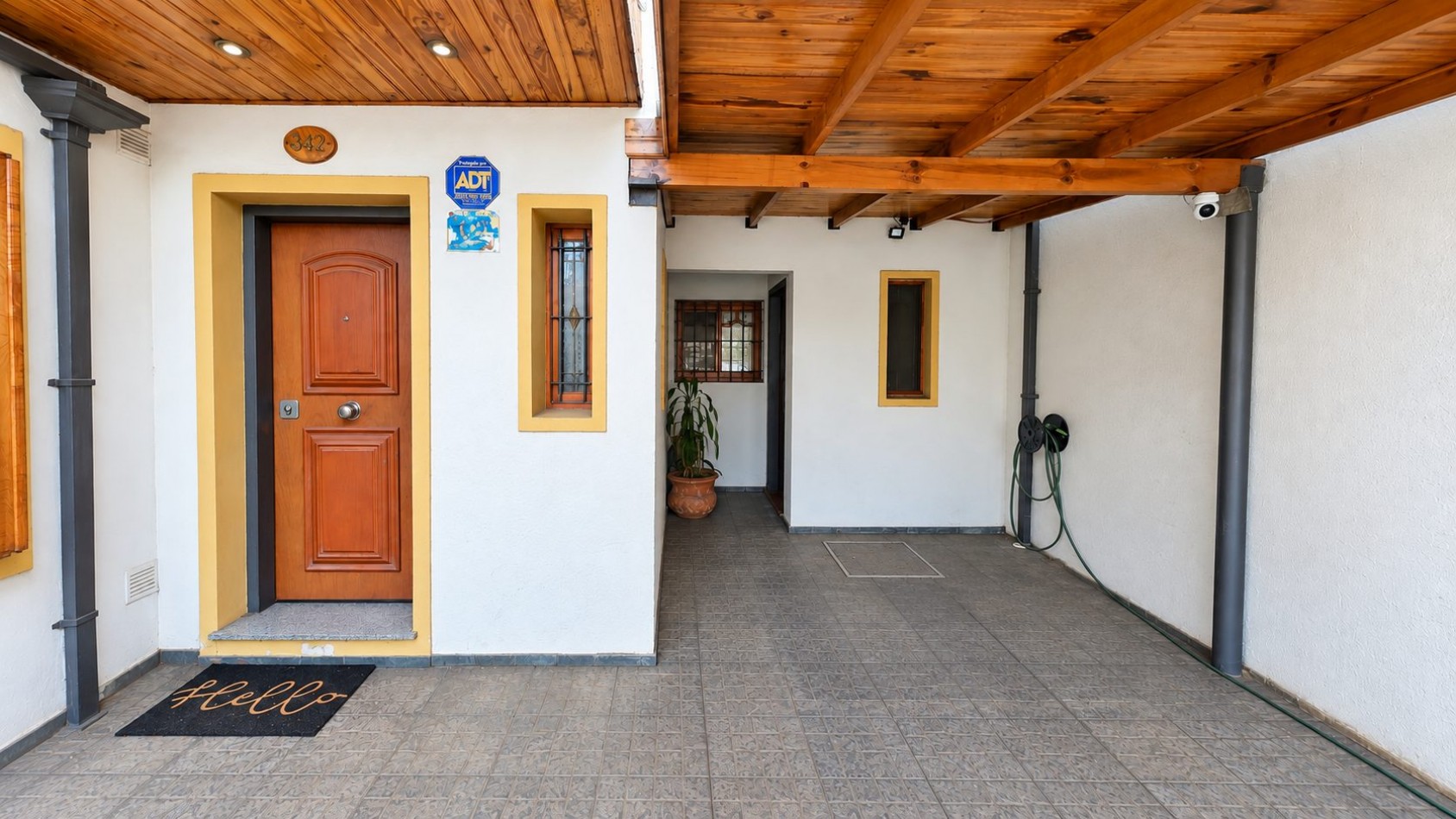 CASA + DEPARTAMENTO EN PLANTA ALTA | AMPLIO PARQUE, QUINCHO/TALLER Y ACCESOS INDEPENDIENTES