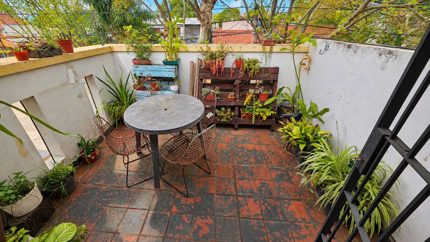 CASA + DEPARTAMENTO EN PLANTA ALTA | AMPLIO PARQUE, QUINCHO/TALLER Y ACCESOS INDEPENDIENTES