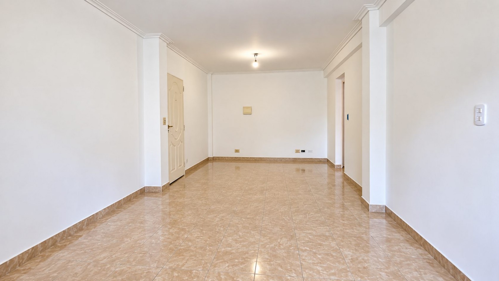 ¡ALQUILER EN LOMAS DE ZAMORA! DEPARTAMENTO DE 2 AMBIENTES CON BALCON Y COCHERA