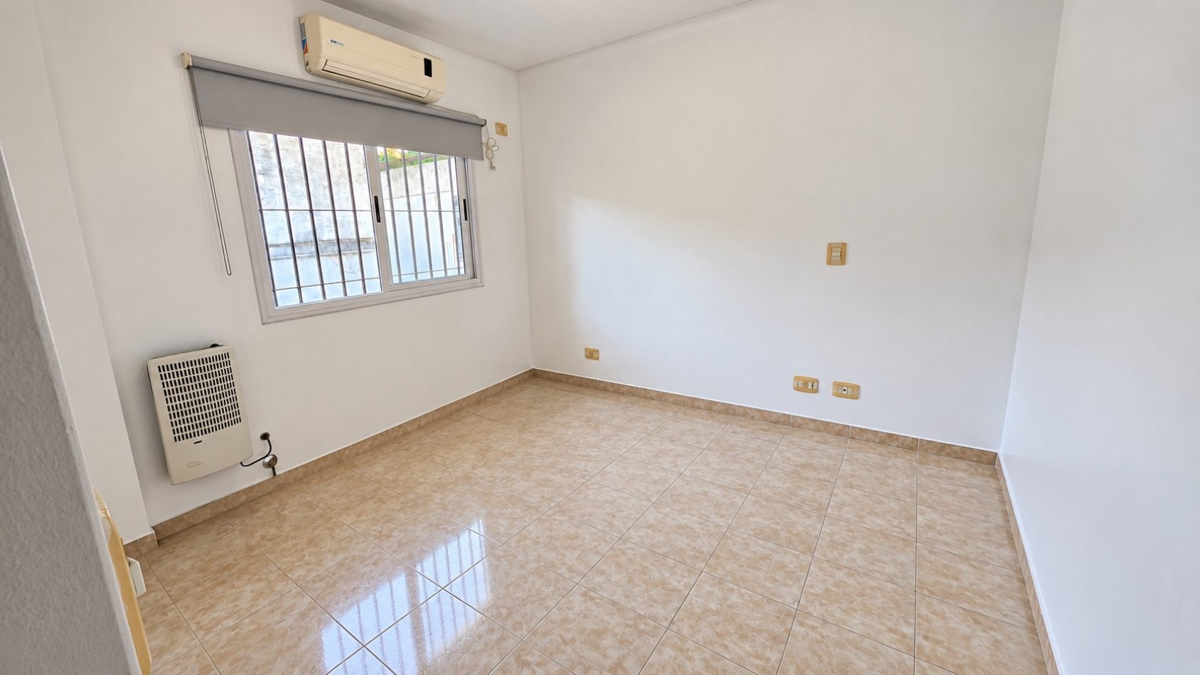 ¡ALQUILER EN LOMAS DE ZAMORA! DEPARTAMENTO DE 2 AMBIENTES CON BALCON Y COCHERA