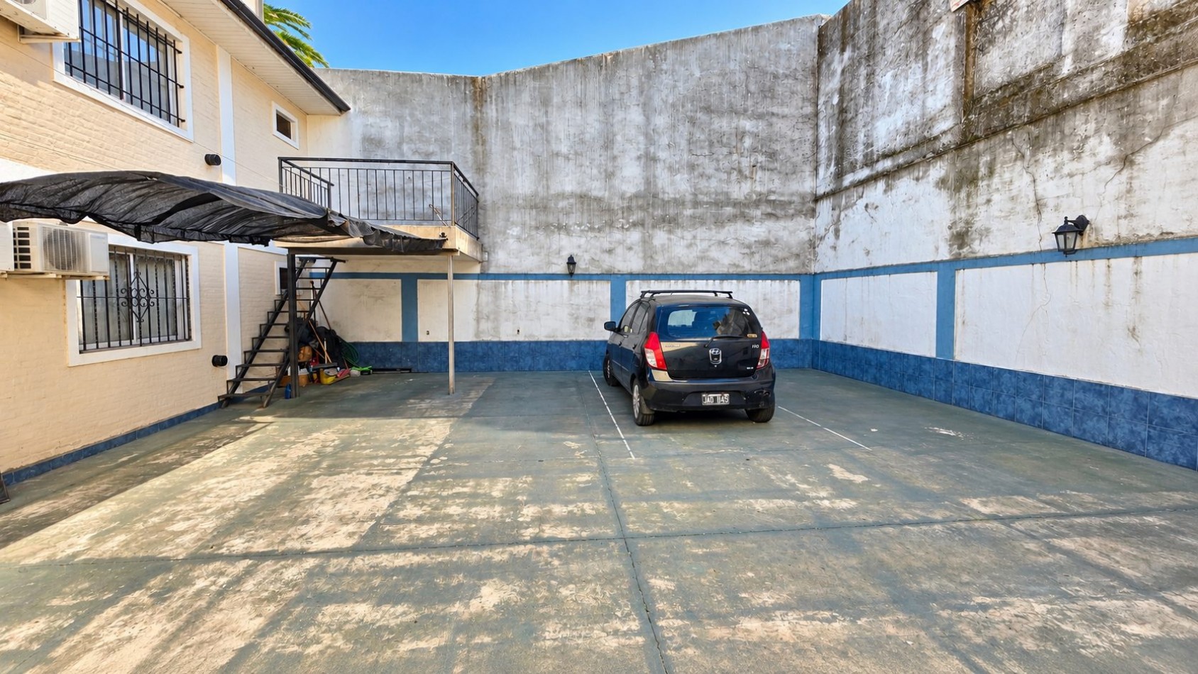 ¡ALQUILER EN LOMAS DE ZAMORA! DEPARTAMENTO DE 2 AMBIENTES CON BALCON Y COCHERA