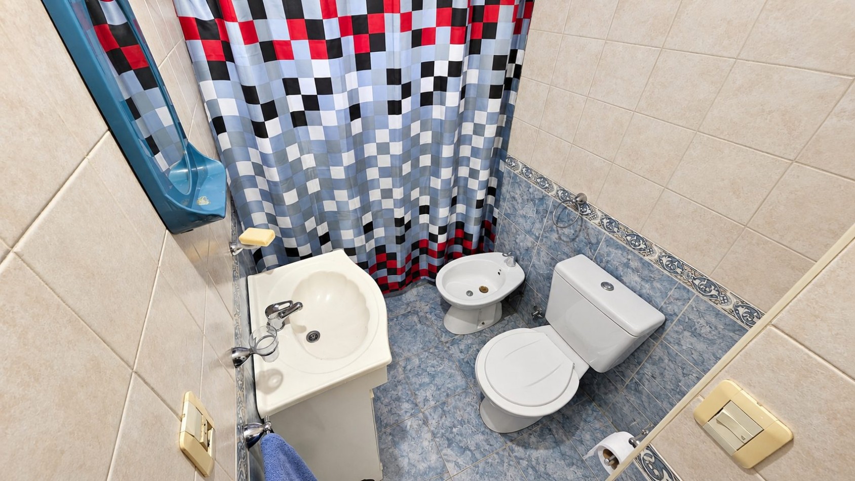 ¡ALQUILER EN LOMAS DE ZAMORA! DEPARTAMENTO DE 2 AMBIENTES CON BALCON Y COCHERA