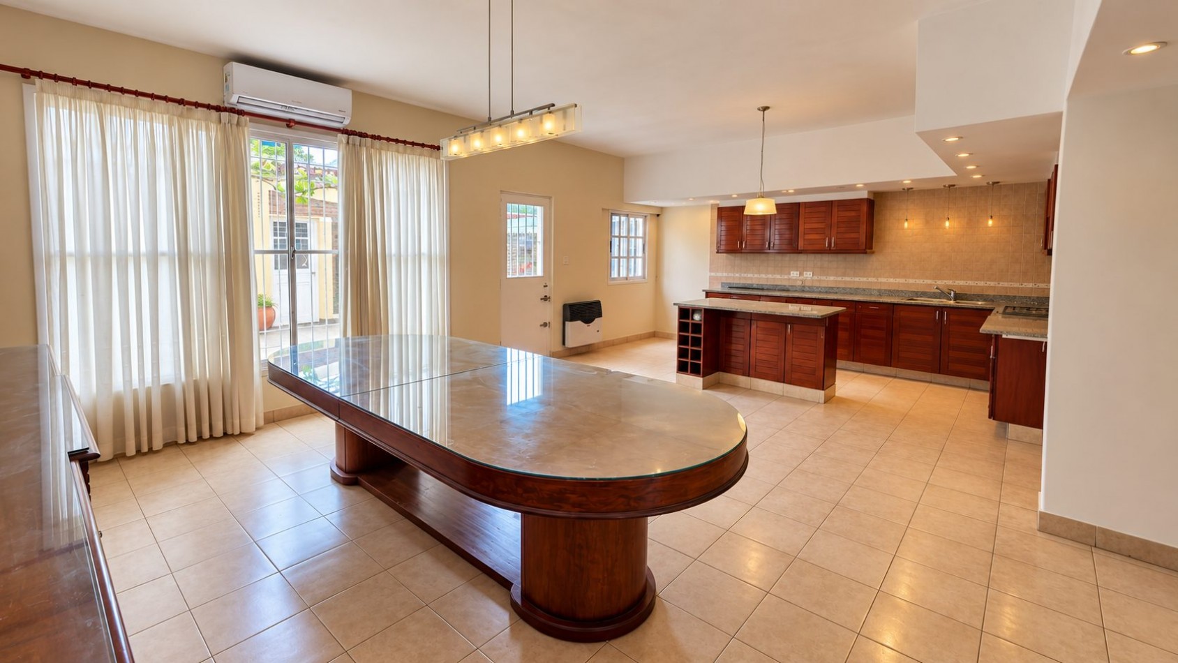 ¡AMPLIO PH DE 4 AMBIENTES CON JARDIN, SUITE Y ESPACIO VERDE EN REMEDIOS DE ESCALADA!