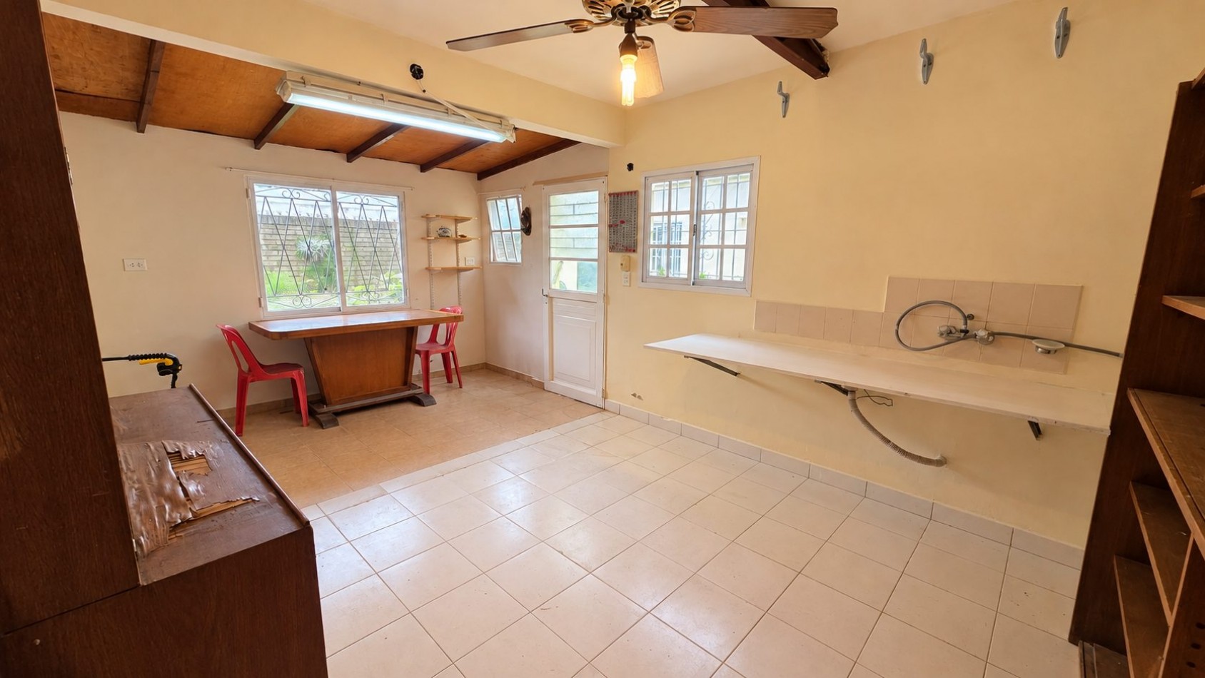 ¡AMPLIO PH DE 4 AMBIENTES CON JARDIN, SUITE Y ESPACIO VERDE EN REMEDIOS DE ESCALADA!