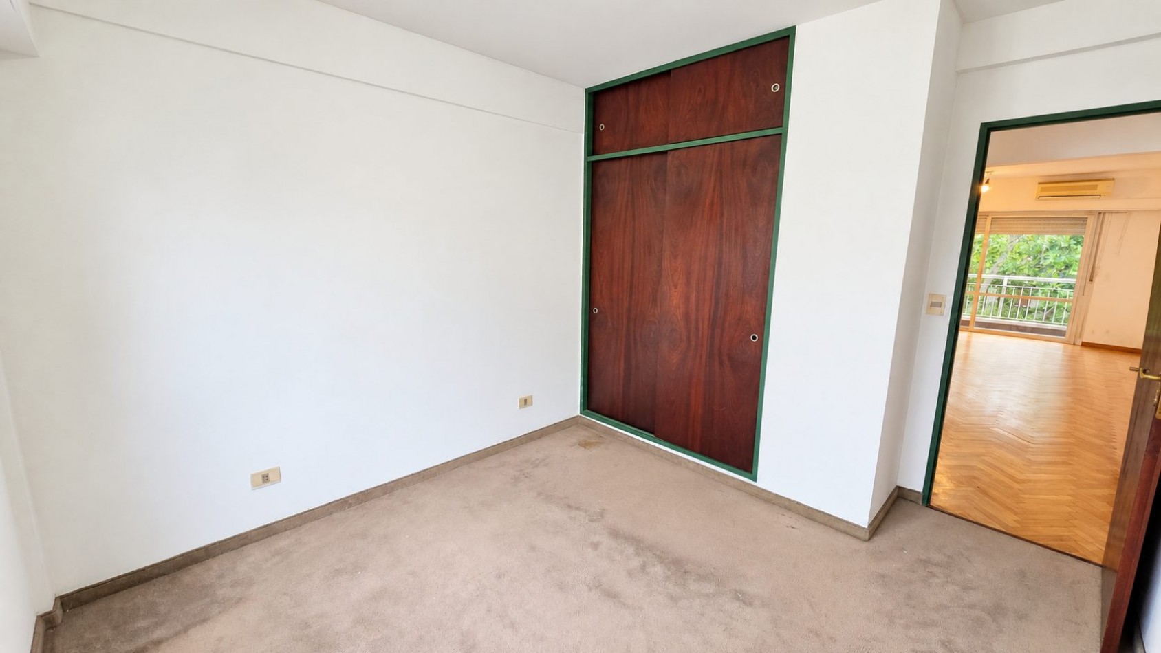 ¡ALQUILER DE DEPARTAMENTO 2 AMBIENTES CON BALCON AL FRENTE, A SOLO 1 CUADRA DE LA ESTACION DE LOMAS DE ZAMORA!