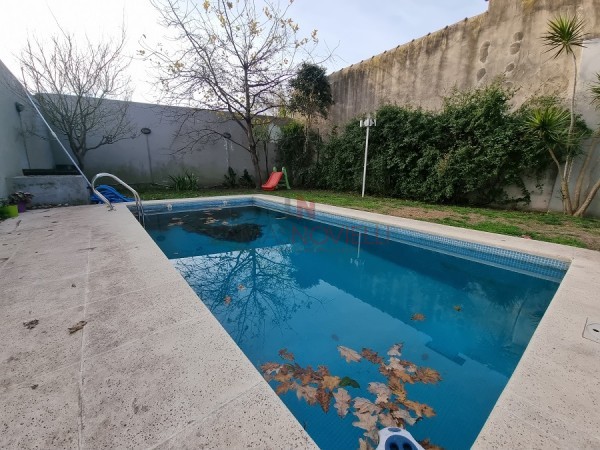 CASA CON PISCINA
