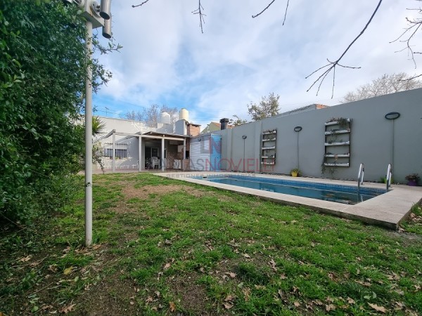 CASA CON PISCINA