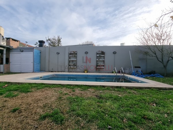 CASA CON PISCINA