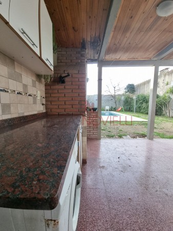 CASA CON PISCINA