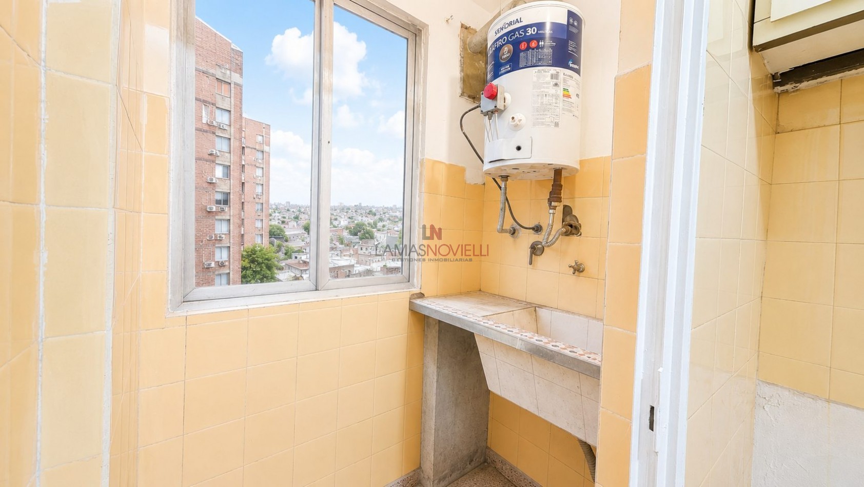 DEPARTAMENTO 3 AMBIENTES EN ALQUILER - PISO 9 - A 100 M DE AV. HIPOLITO YRIGOYEN - GERLI