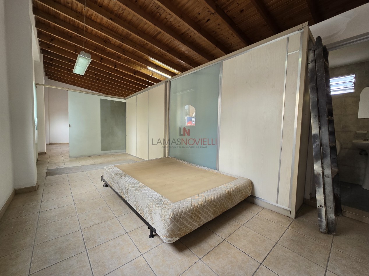 OFICINA PARA USO COMERCIAL O PROFESIONAL