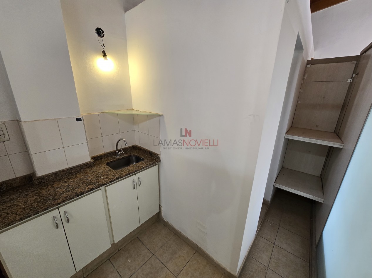 OFICINA PARA USO COMERCIAL O PROFESIONAL