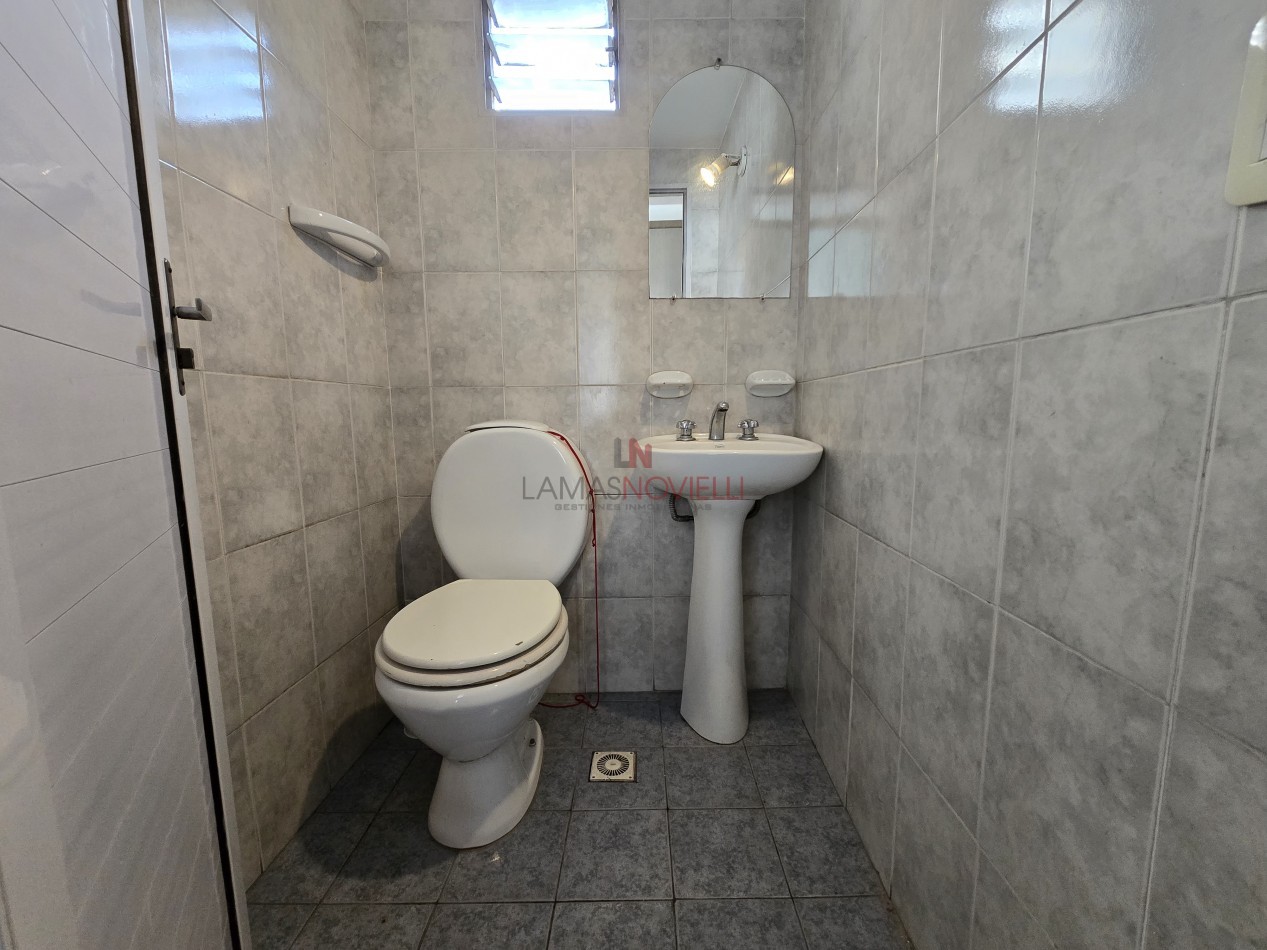 OFICINA PARA USO COMERCIAL O PROFESIONAL