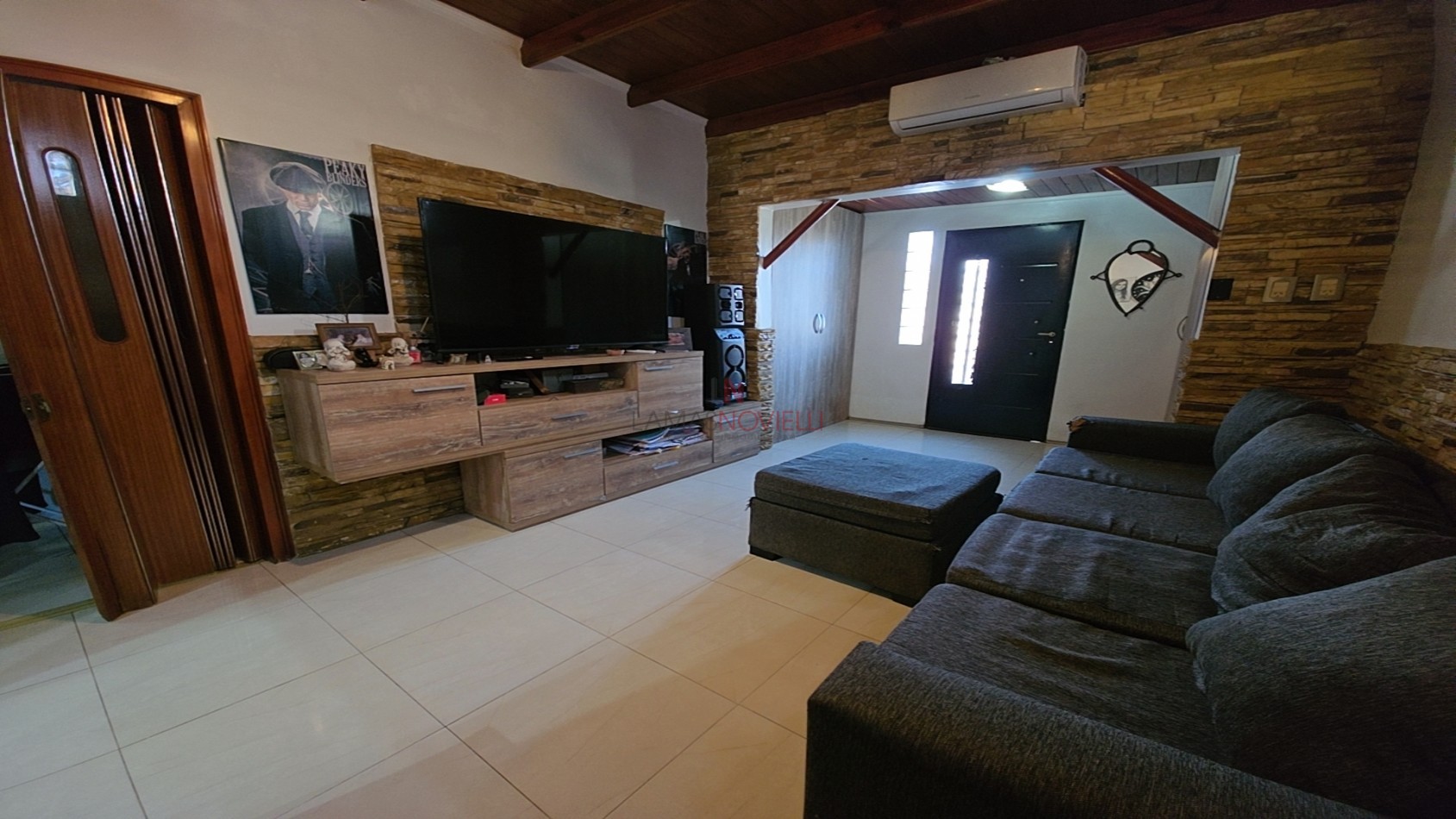 CASA 4 AMBIENTES CON FONDO Y PILETA