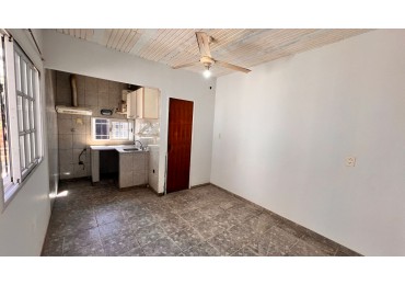 DEPARTAMENTO INTERNO CON PATIO COMUN