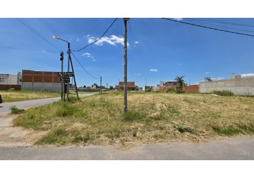 LOTE EN BARRIO SEMICERRADO