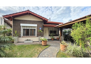 CHALET 3 AMBIENTES CON FONDO Y DEPTO