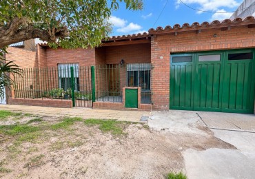 CASA EN ALQUILER - 3 DORMITORIOS + GARAGE + PATIO