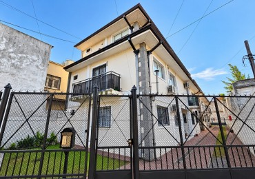 ¡ALQUILER EN LOMAS DE ZAMORA! DEPARTAMENTO DE 2 AMBIENTES CON BALCON Y COCHERA
